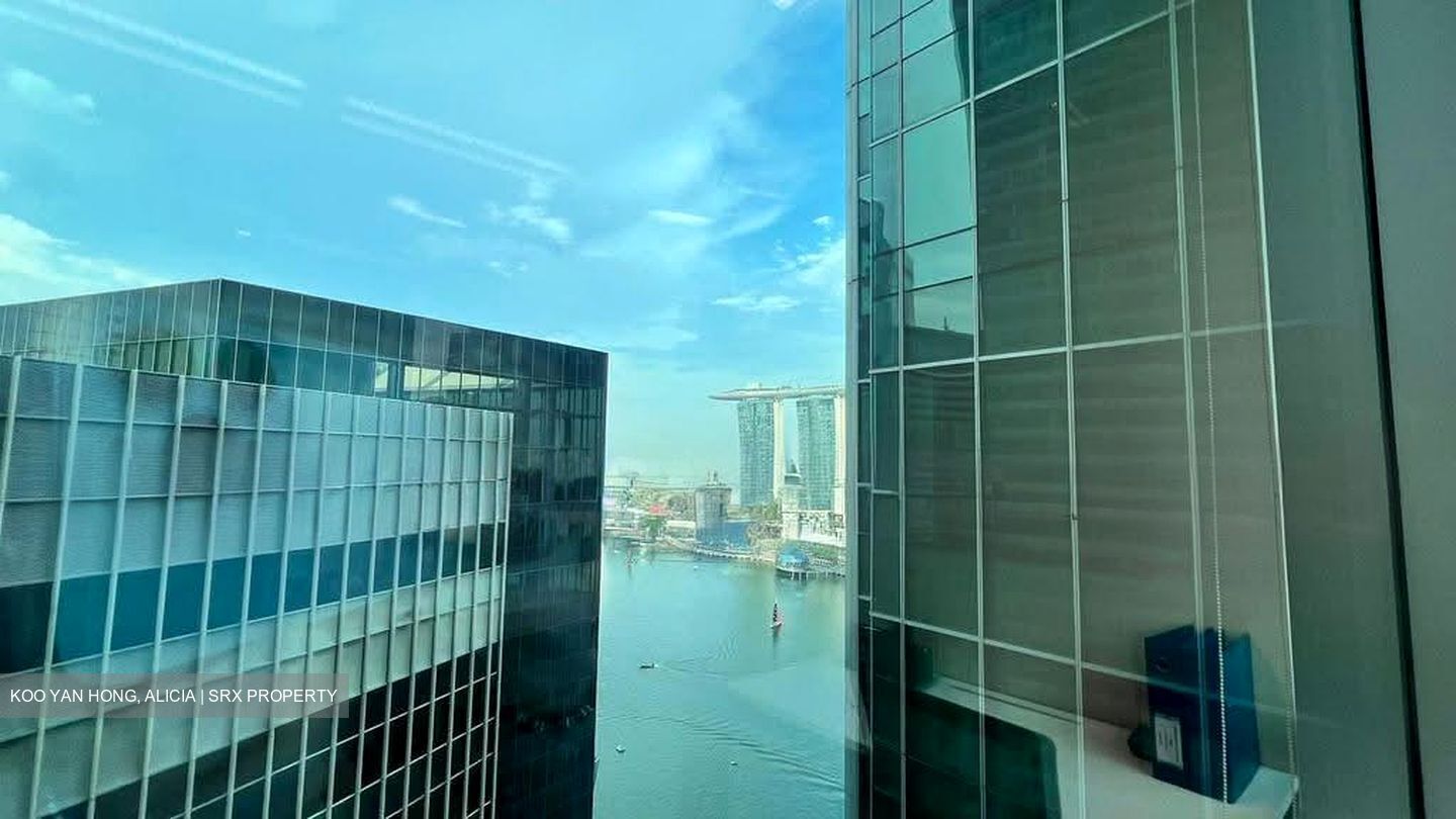 Bank Of Singapore Centre (D1), Office #626857291
